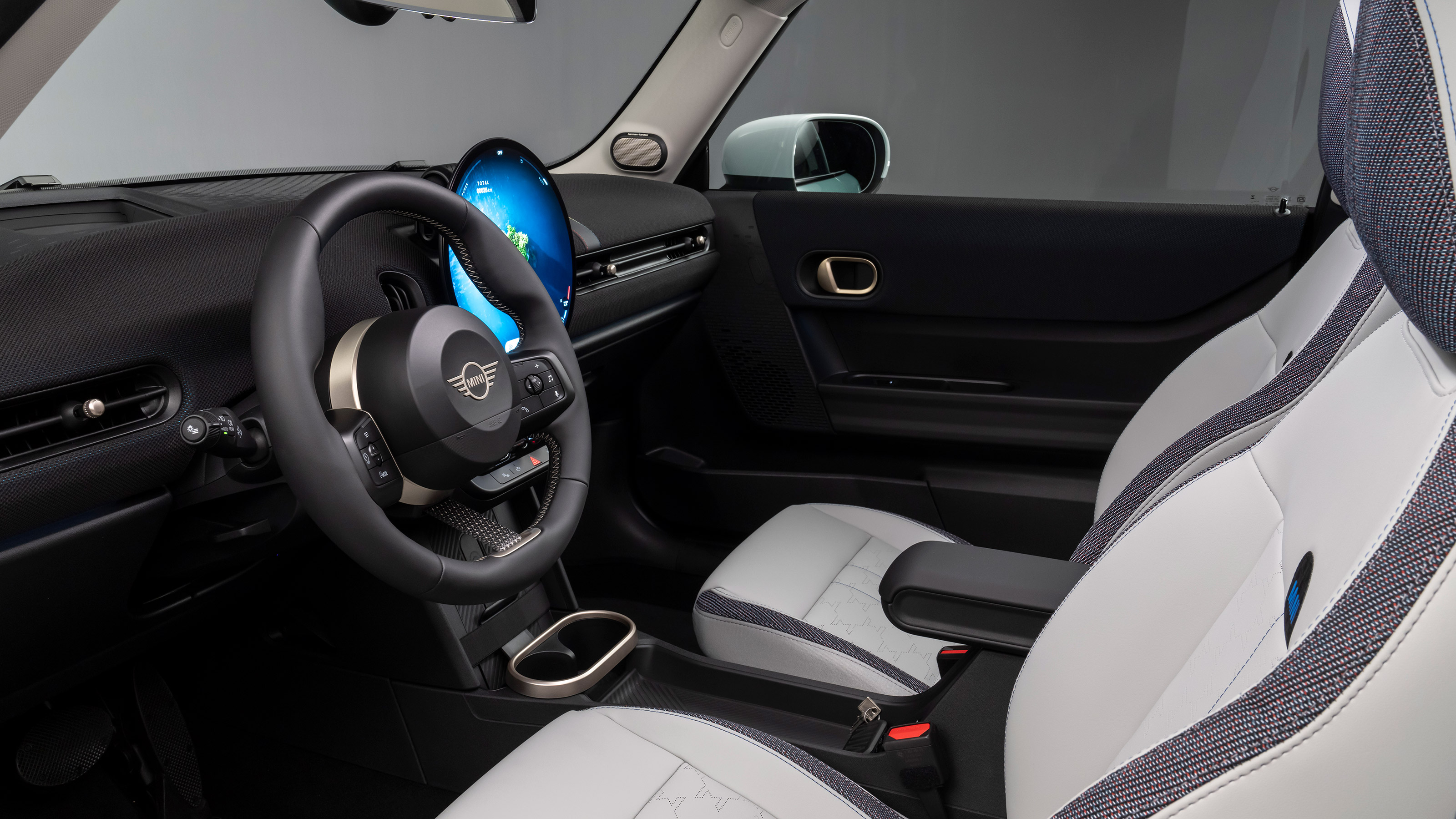 MINI Cooper - interior