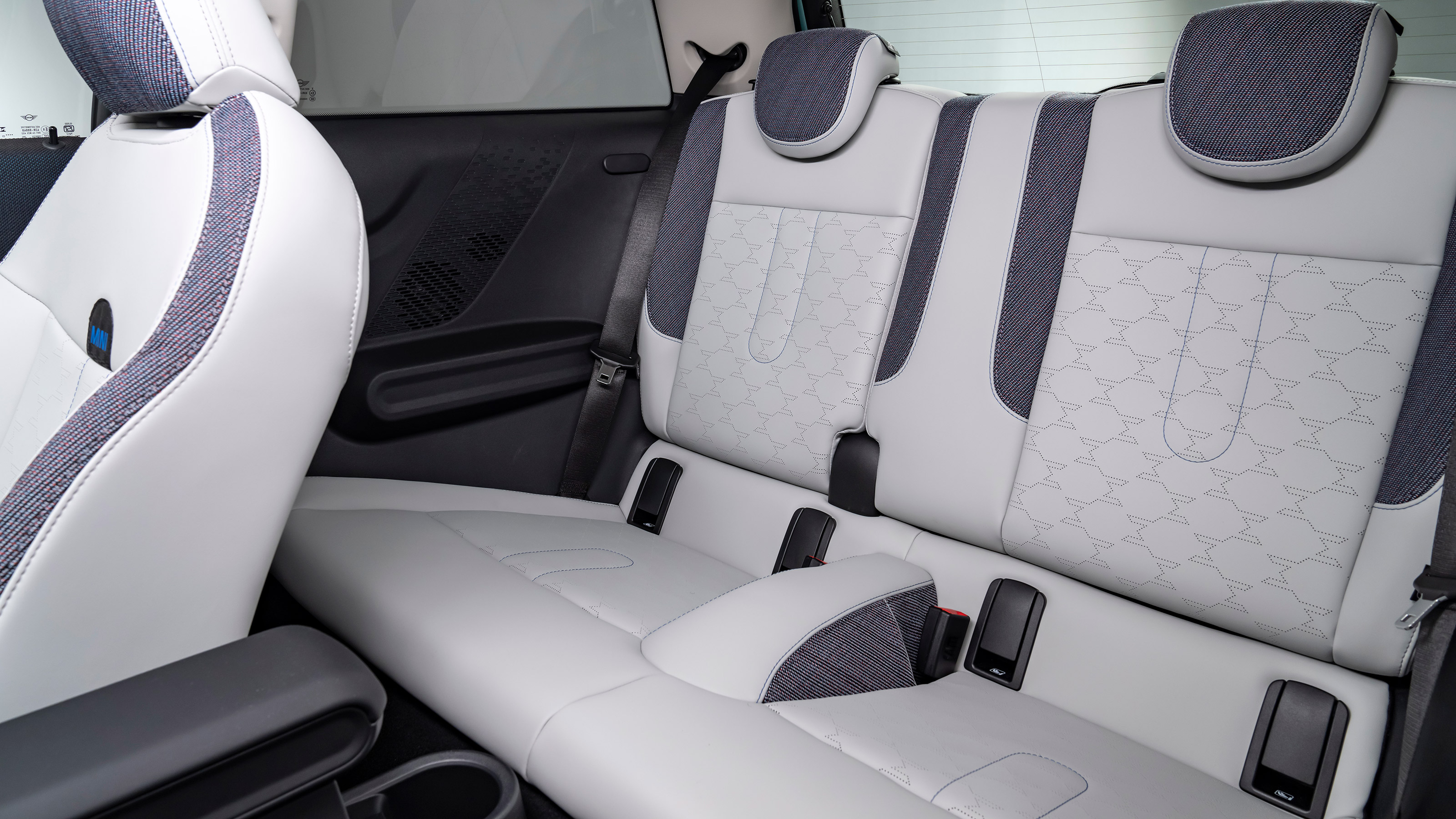 MINI Cooper - rear seats