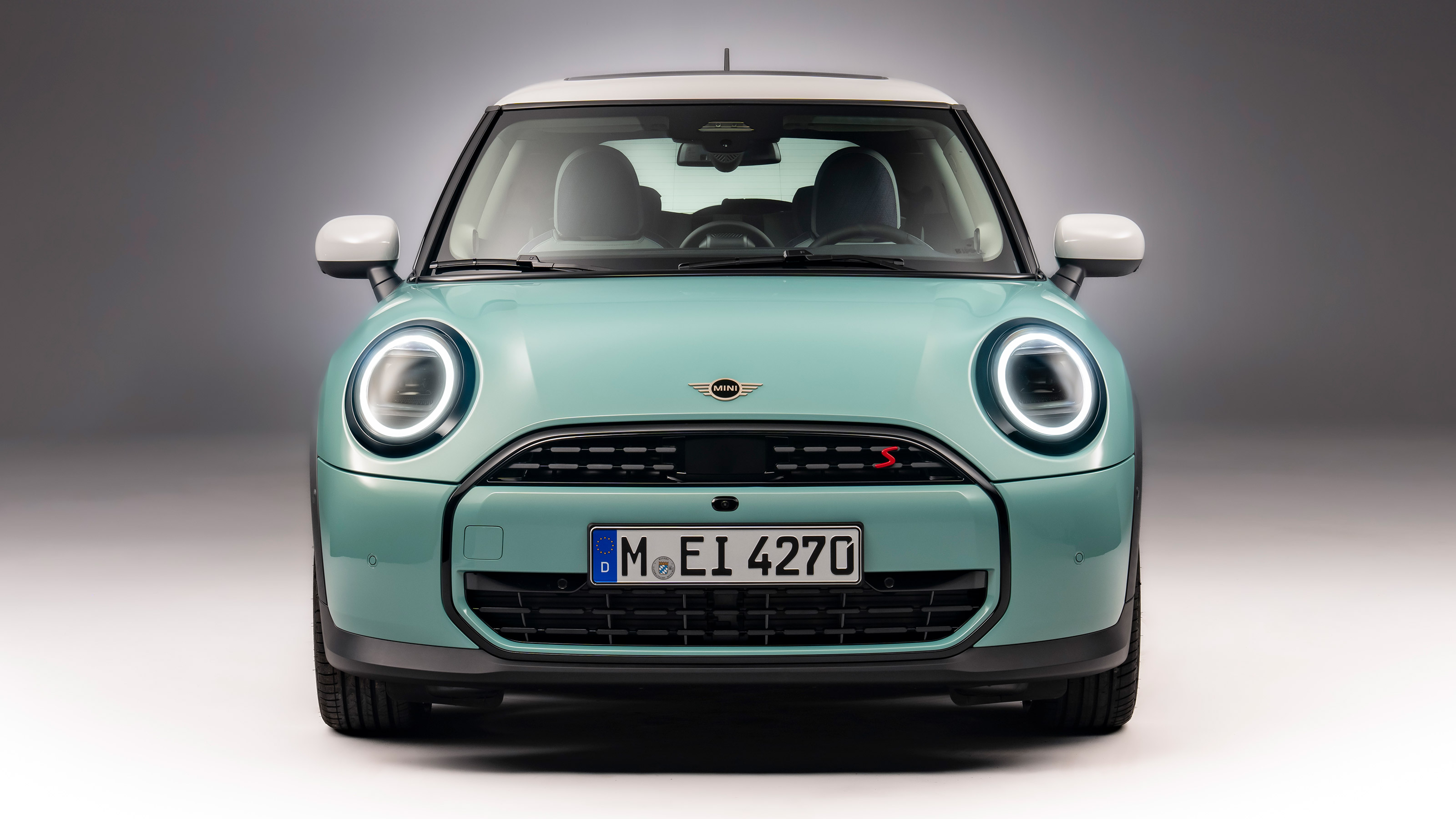 MINI Cooper - full front