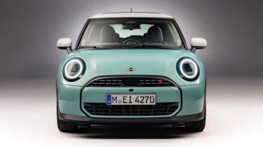 MINI Cooper - full front