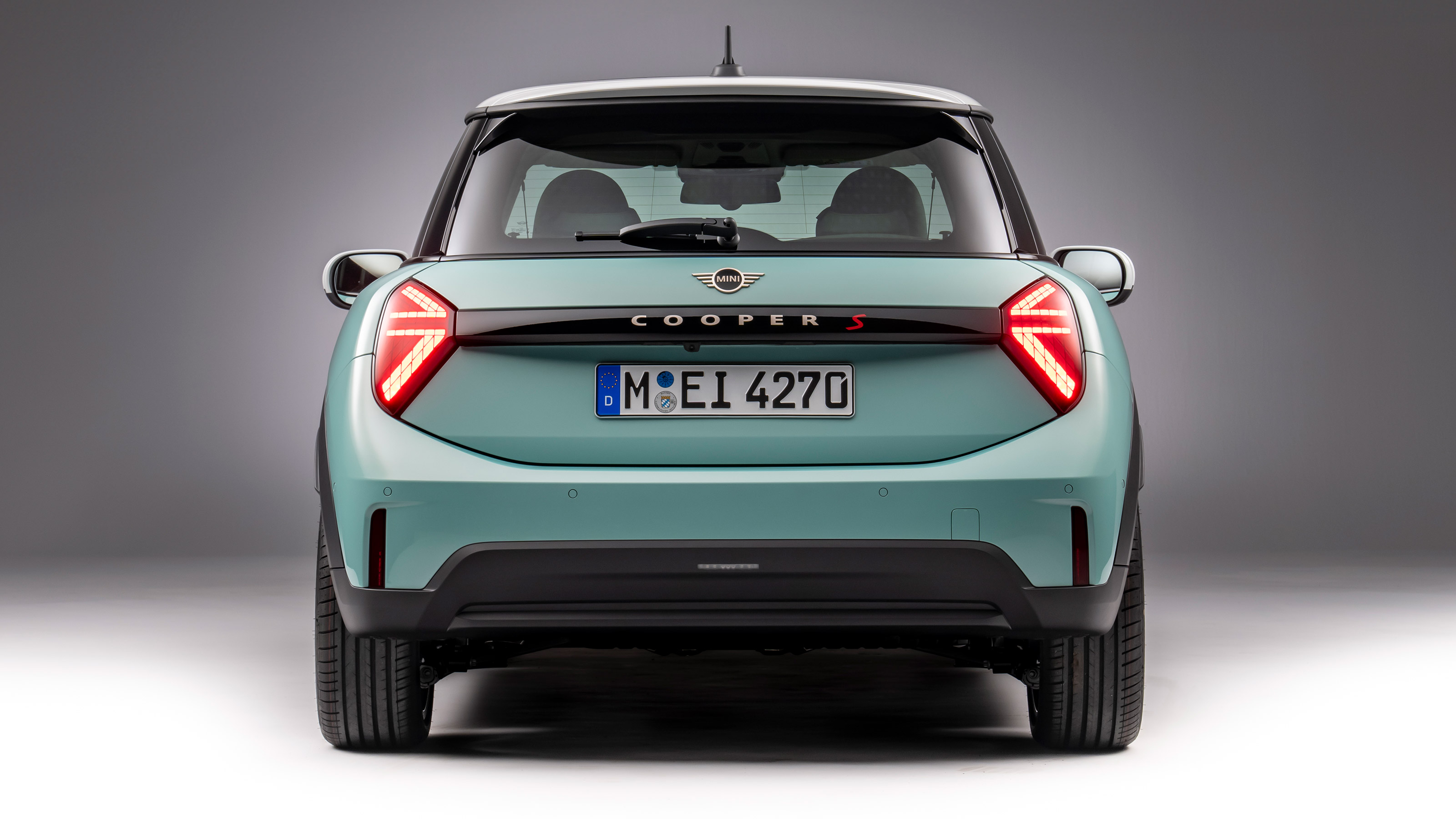MINI Cooper - full rear