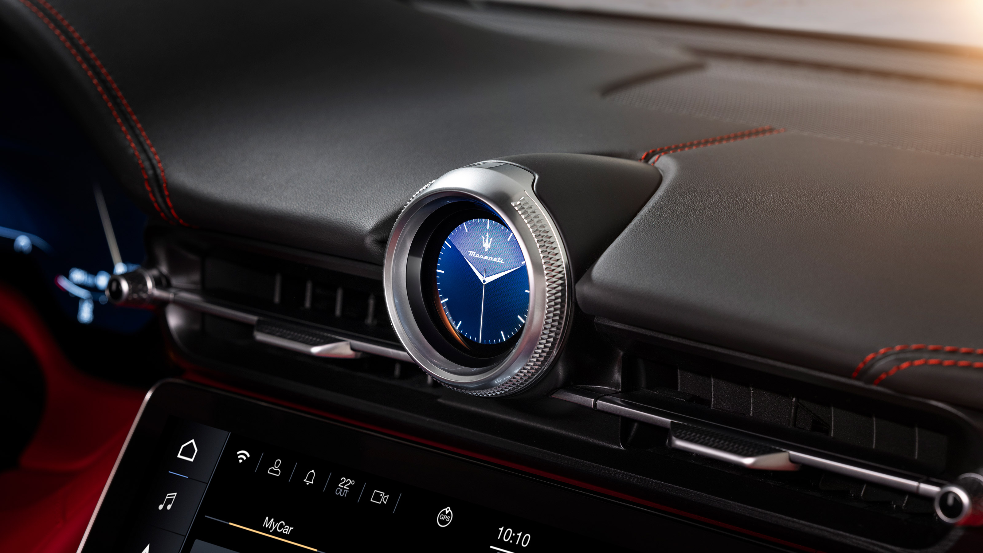 Maserati GranCabrio Trofeo - clock