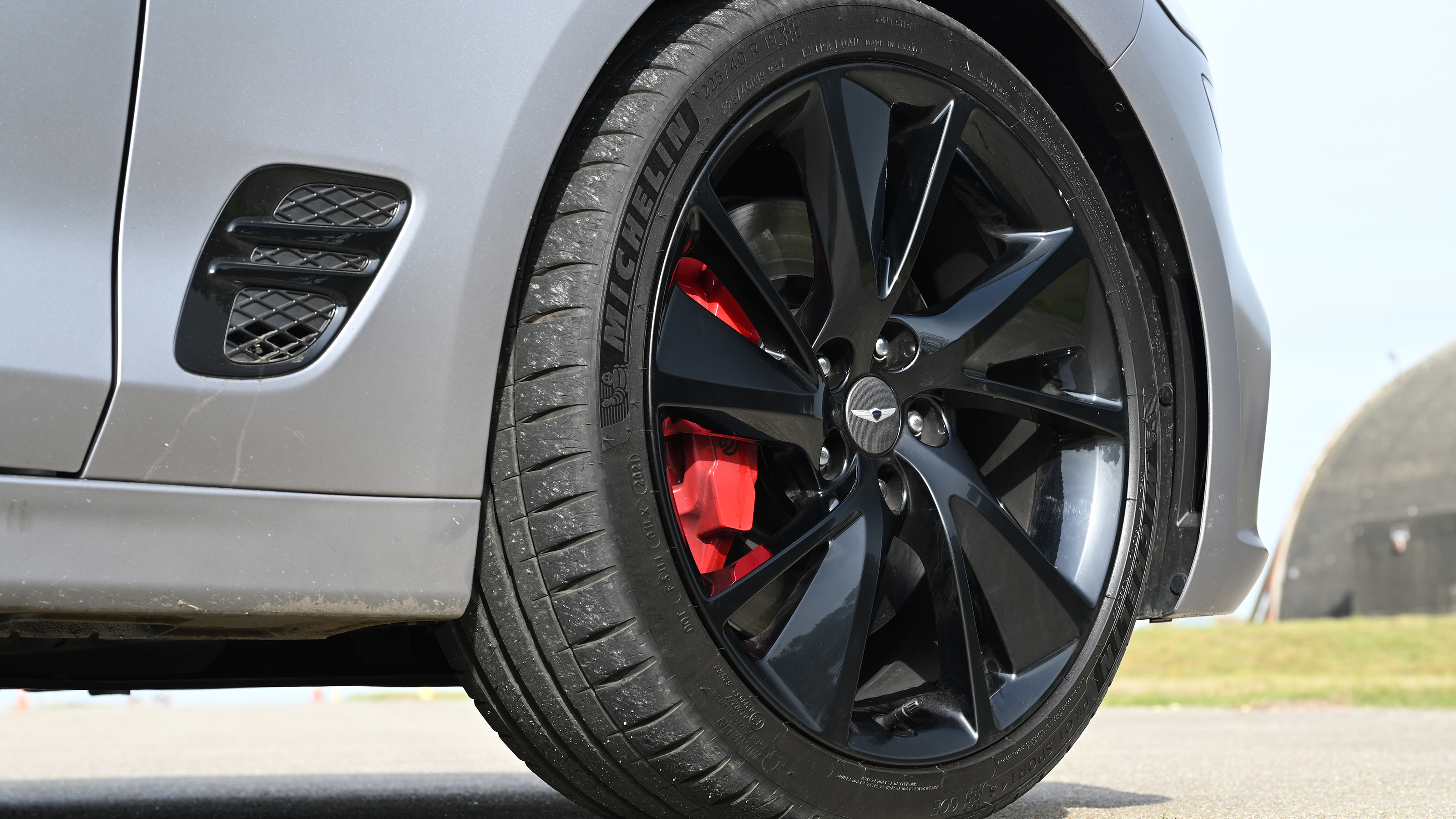 Genesis G70 - wheel