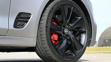Genesis G70 - wheel