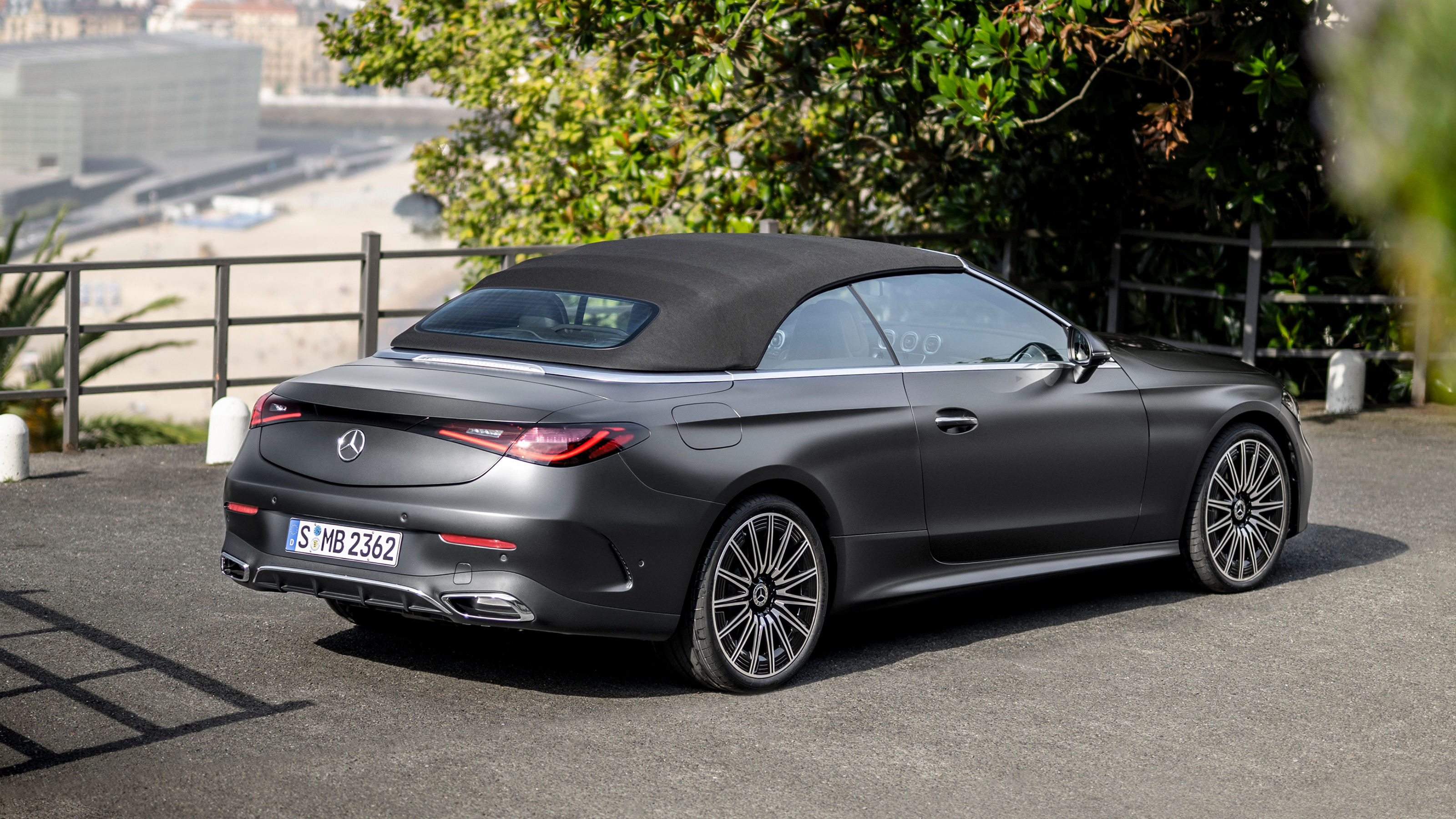 Mercedes CLE Cabriolet - roof up
