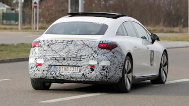 Mercedes EQS facelift (camouflaged) - rear tracking