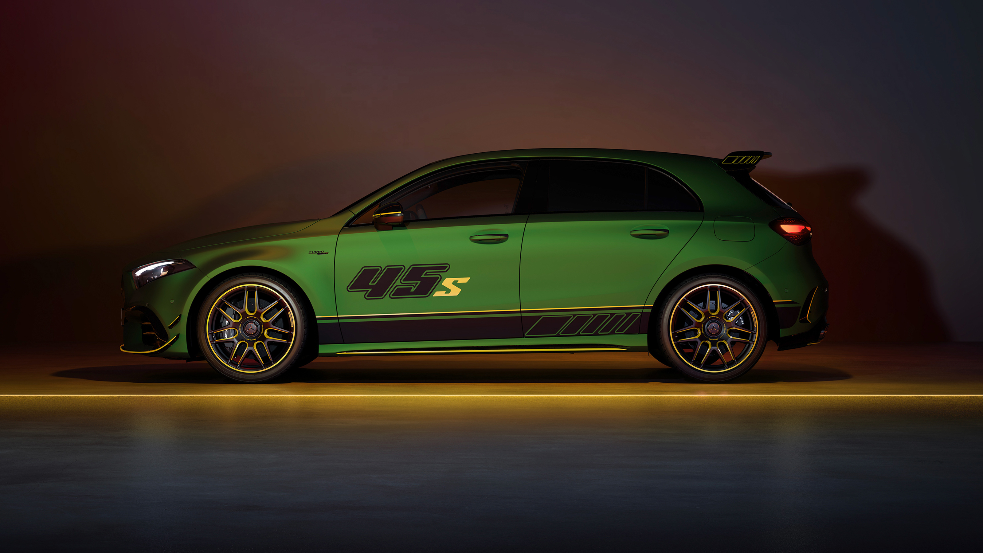Mercedes-AMG A45 S Limited Edition - side 