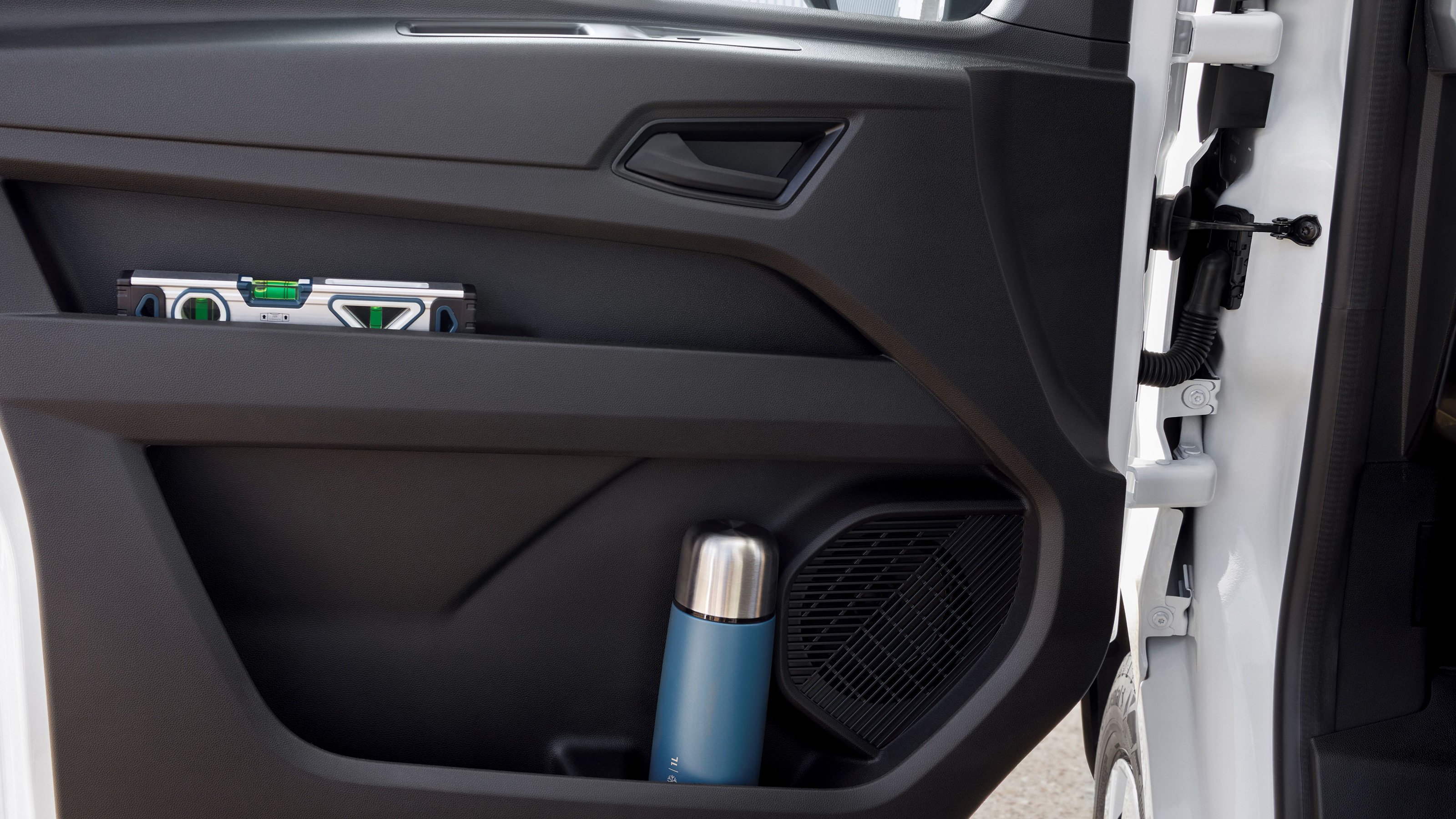 2024 Nissan Interstar - door card