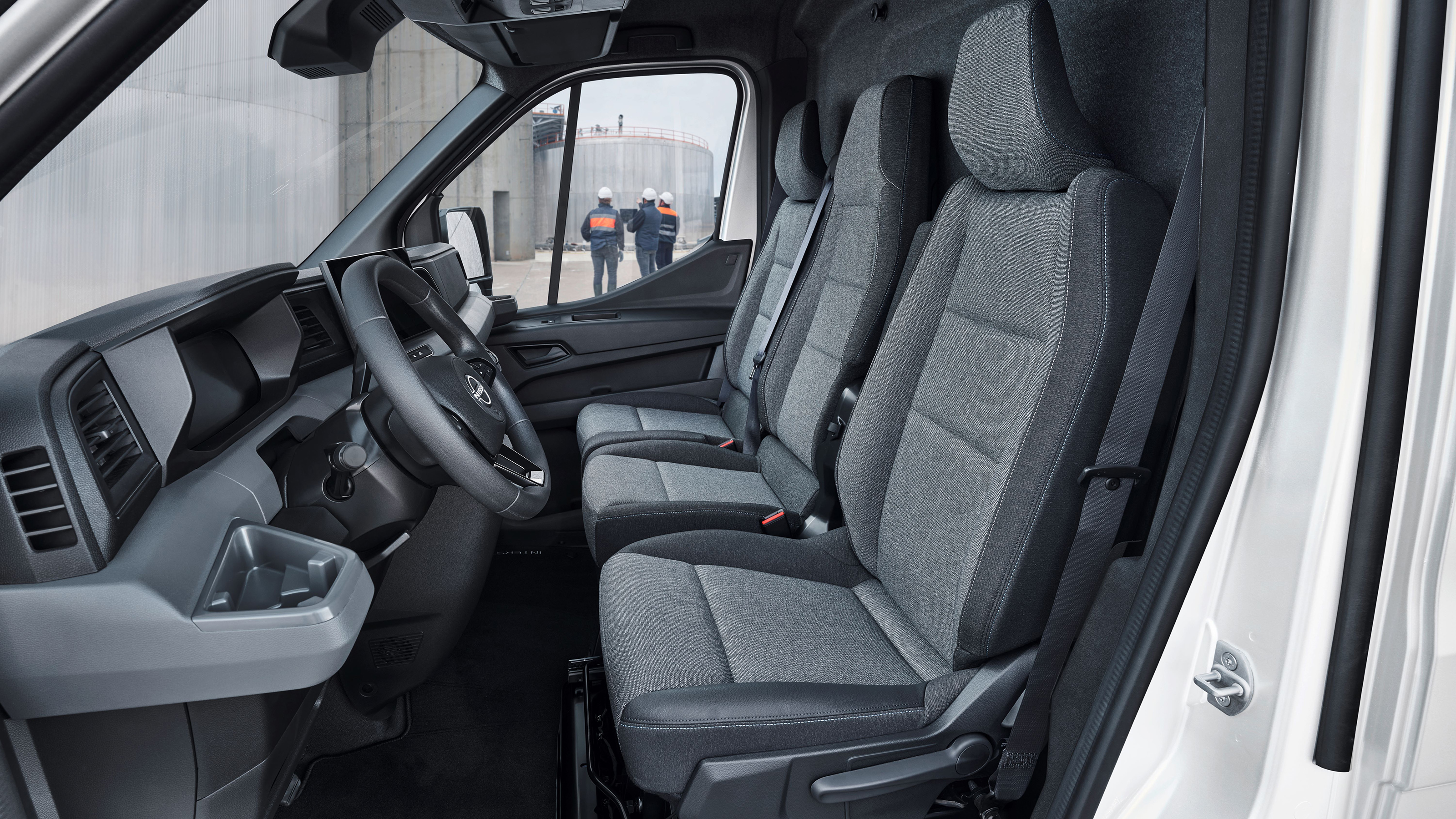 2024 Nissan Interstar - seats