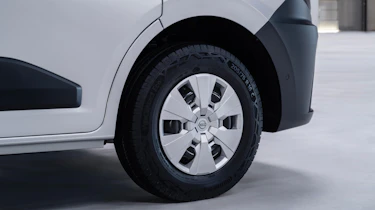 2024 Nissan Interstar - wheel