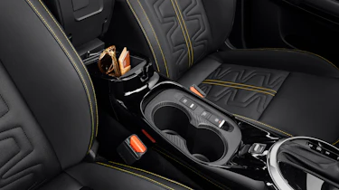 Nissan Juke facelift - cup holders