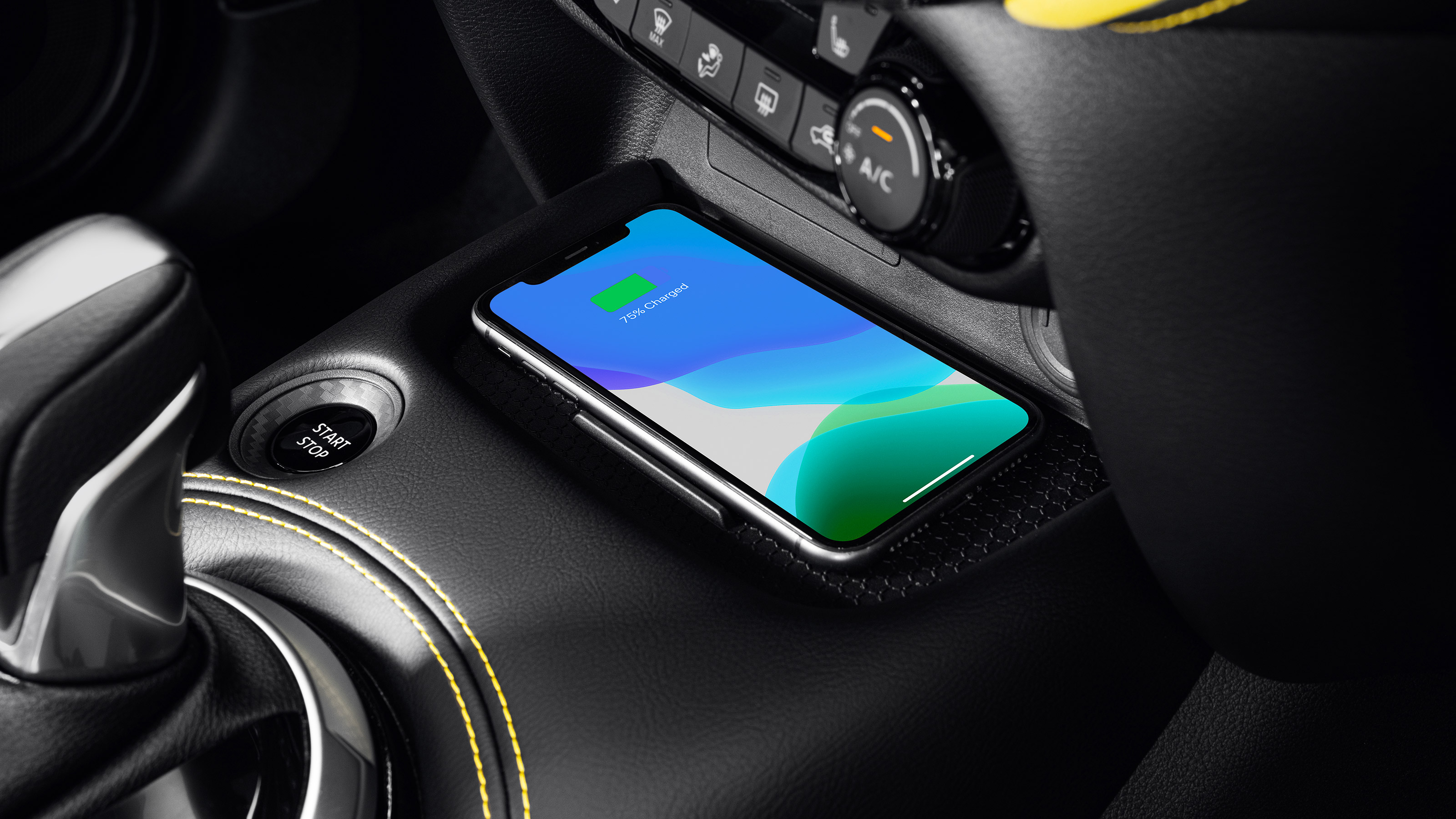 Nissan Juke facelift - wireless charging
