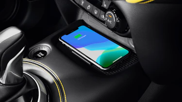 Nissan Juke facelift - wireless charging