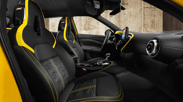 Nissan Juke facelift - front seats