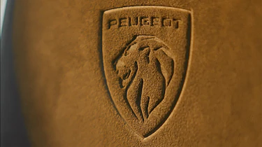 Peugeot E-5008 - embroidered Peugeot logo