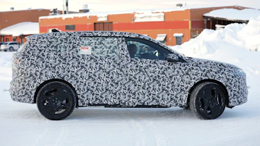 Peugeot E-5008 (camouflaged) - side