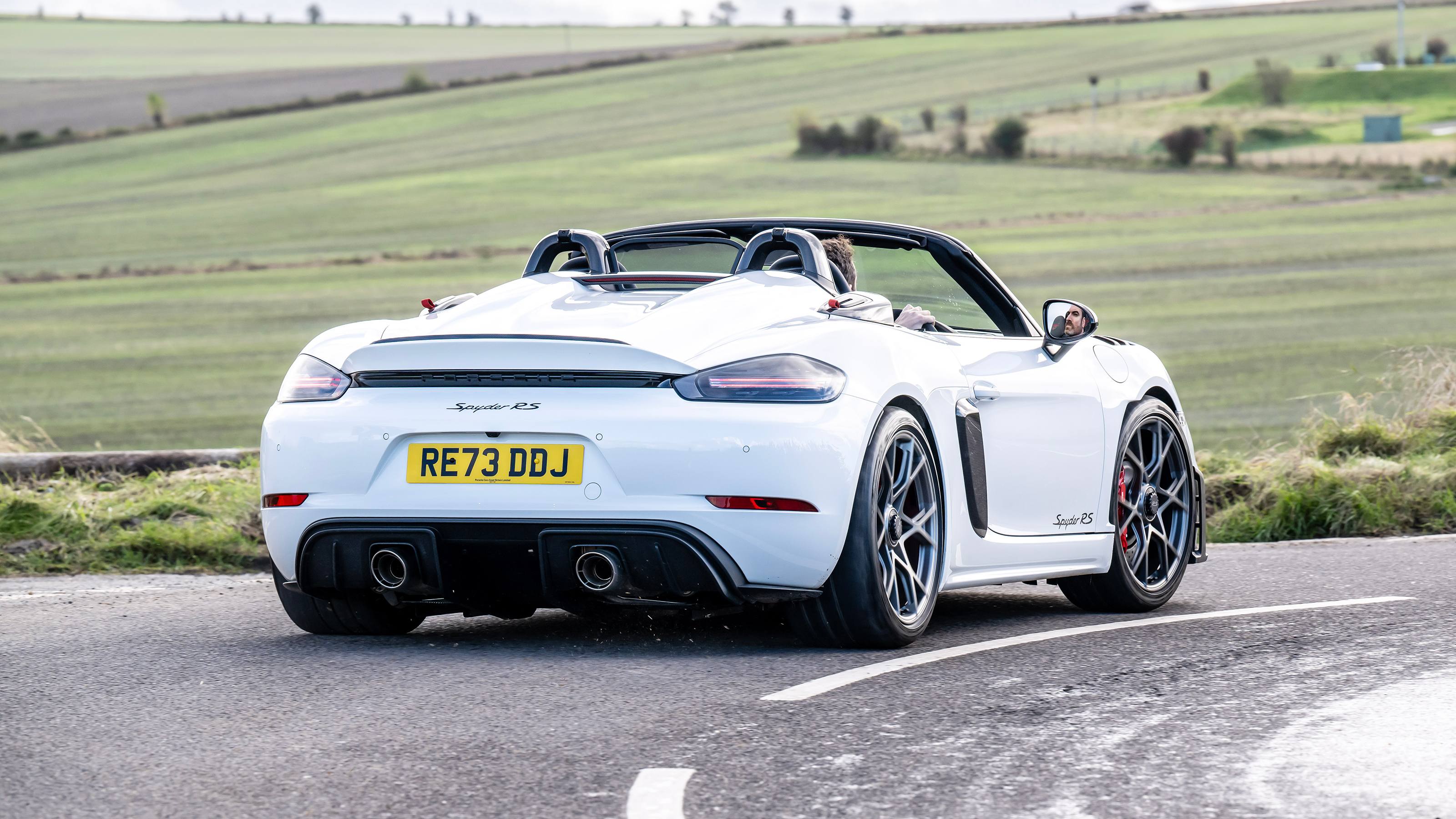 Porsche 718 Spyder RS - rear cornering