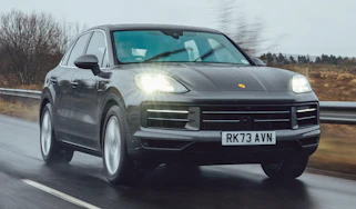 Porsche Cayenne E-Hybrid 2024 UK - front