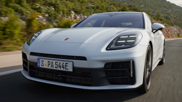 Porsche Panamera E-Hybrid - full front