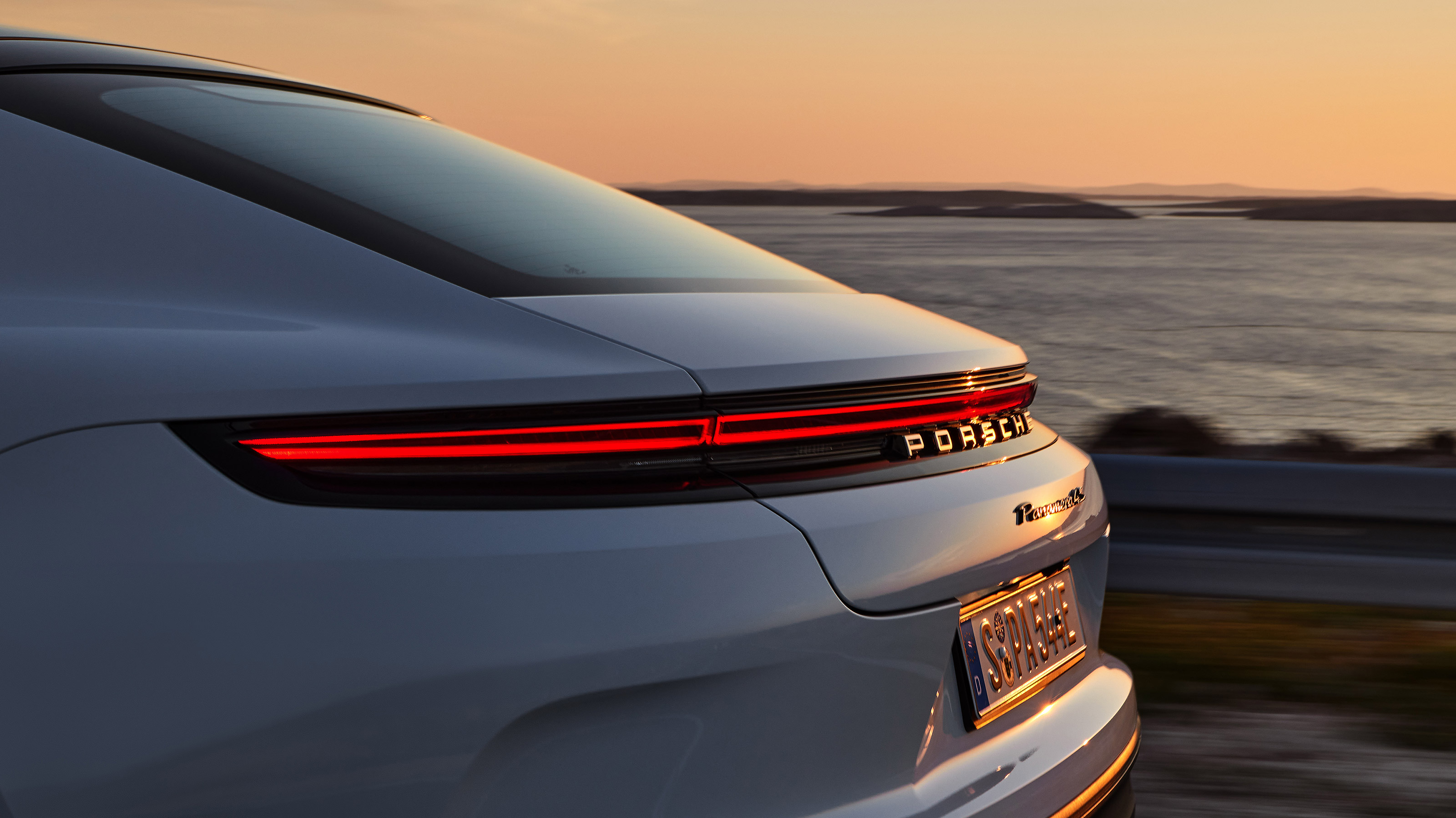 Porsche Panamera E-Hybrid - rear detail