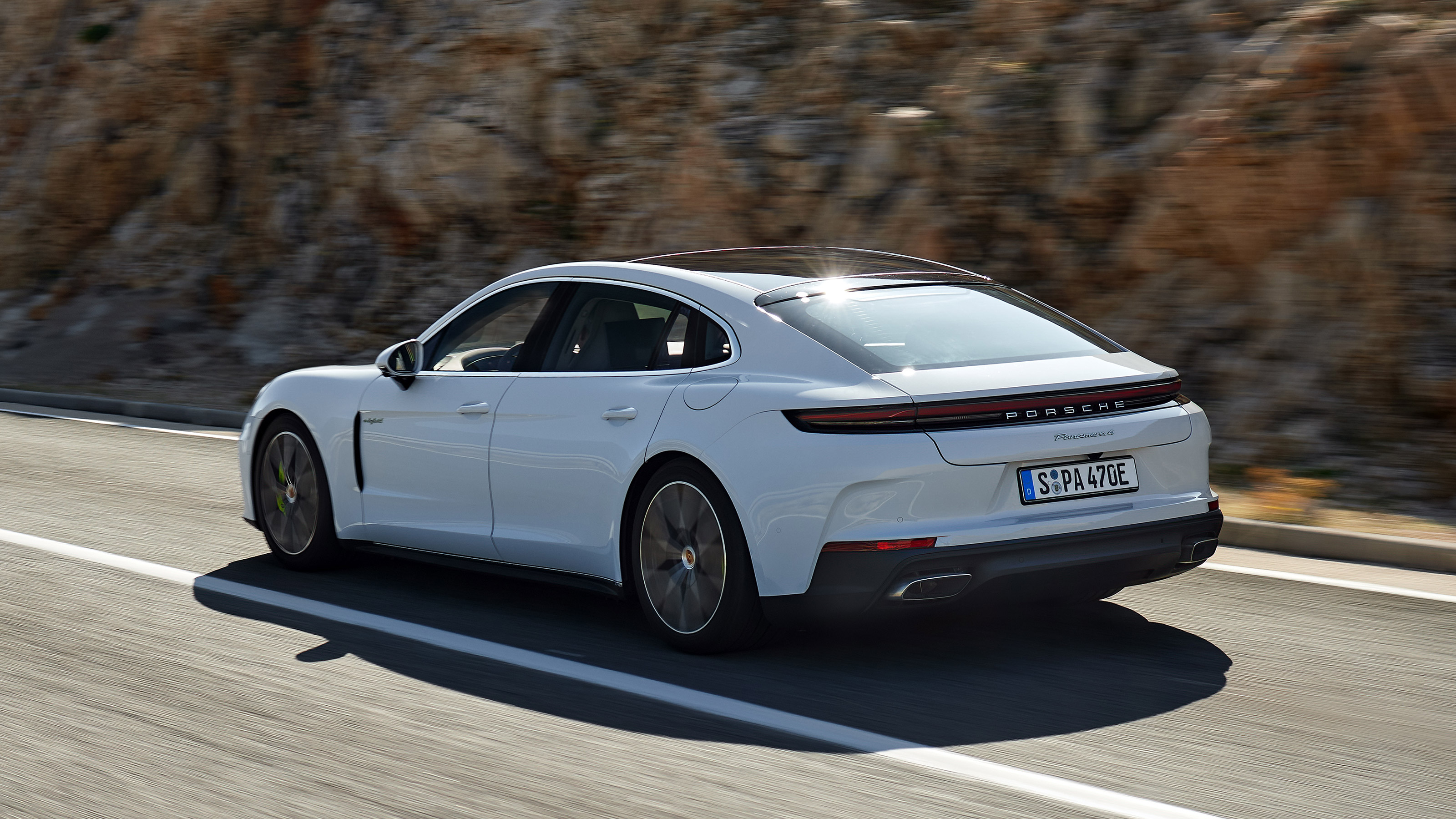 Porsche Panamera E-Hybrid - rear action