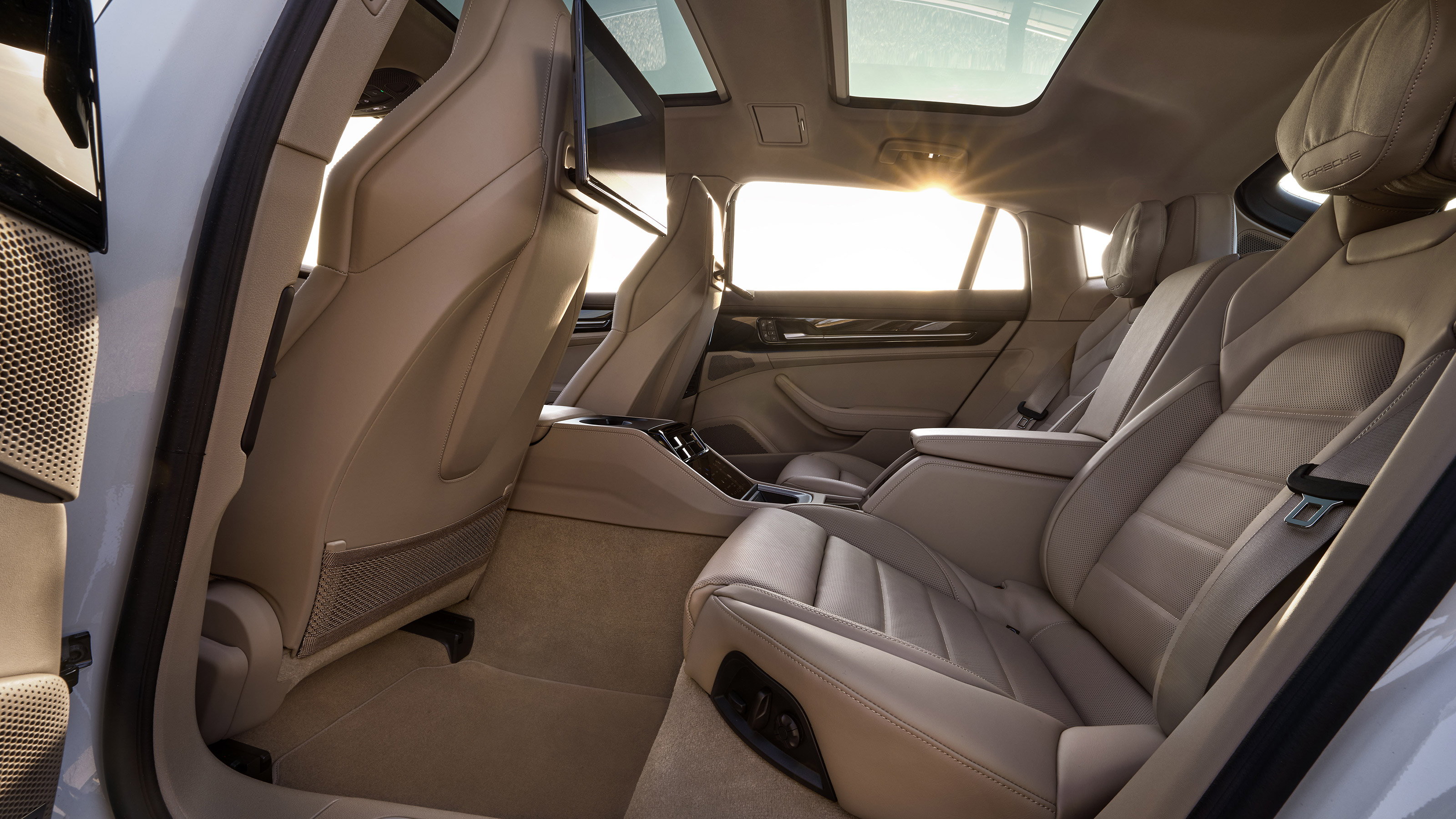 Porsche Panamera E-Hybrid - rear seats