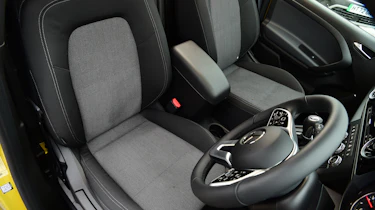 Mercedes E-Citan - front seats