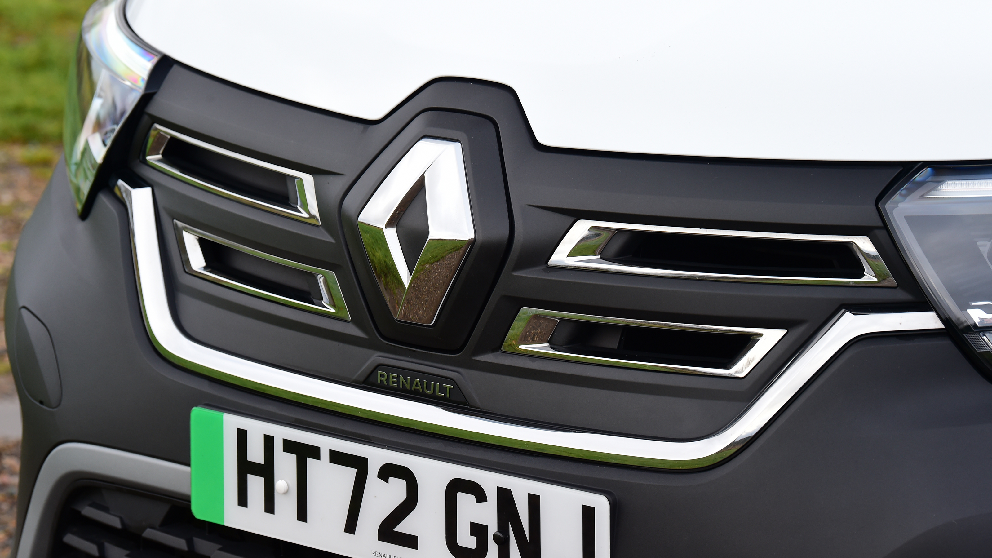 Renault Kangoo E-Tech - front grille