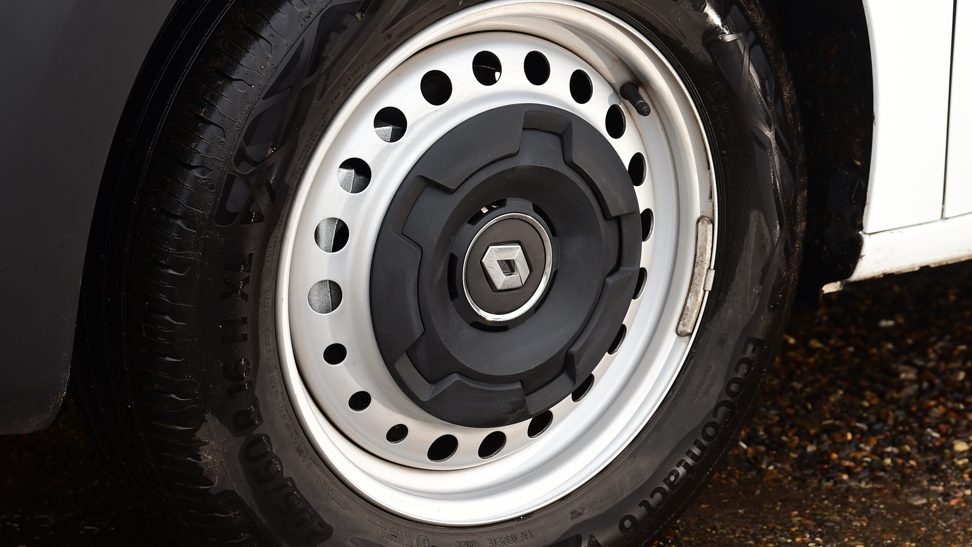 Renault Kangoo E-Tech - wheel