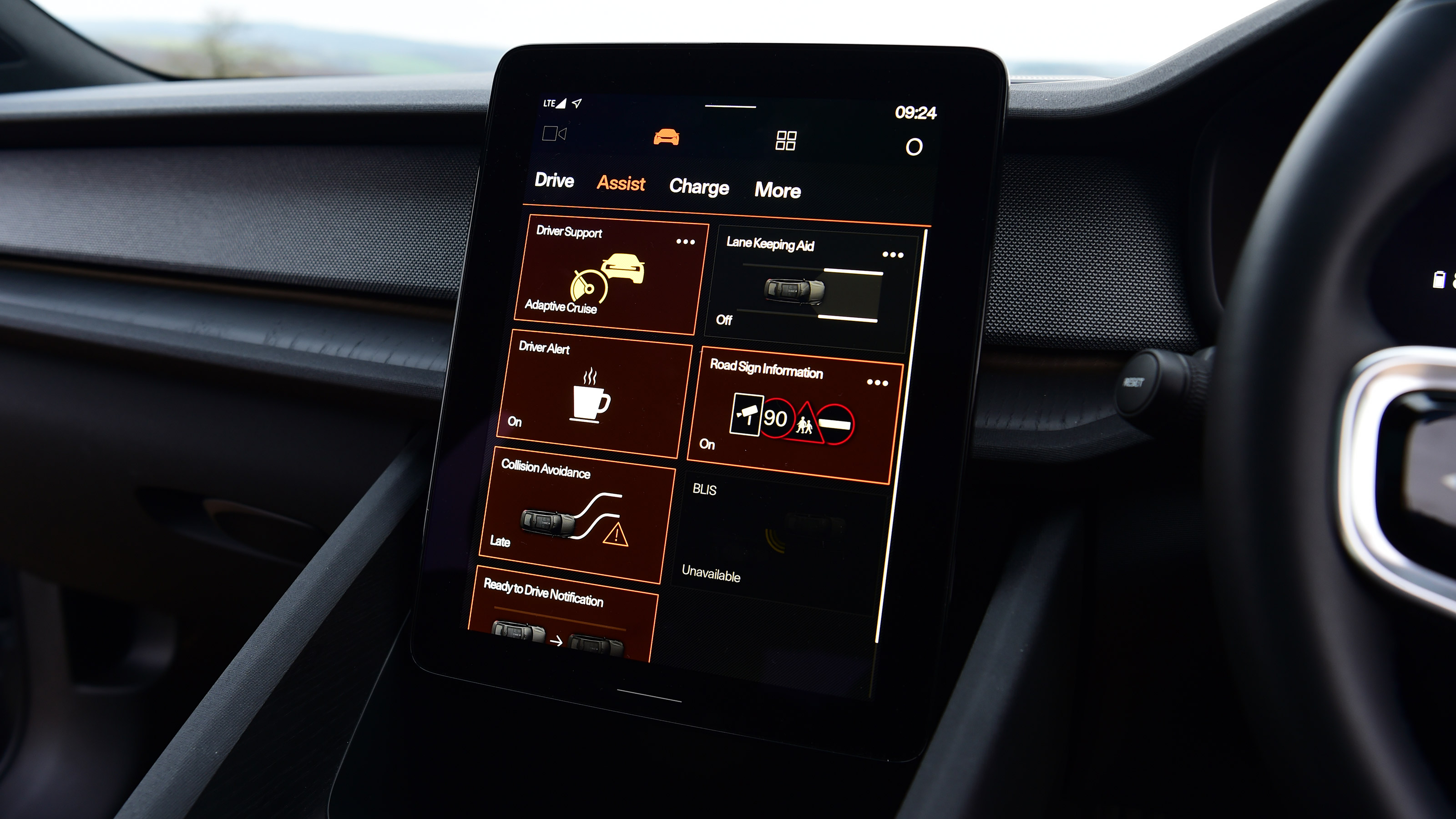 Used Polestar 2 - screen