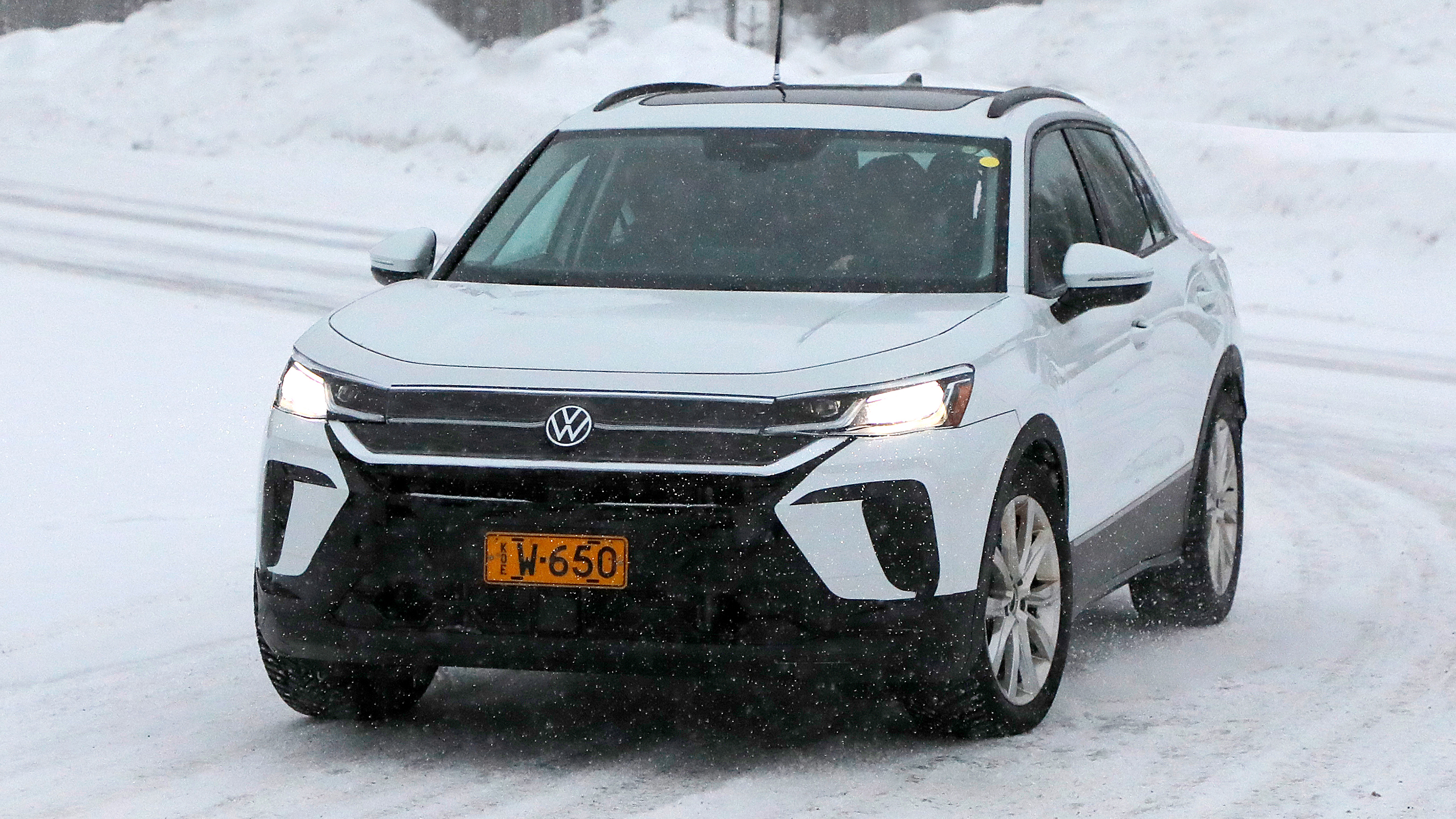 New Volkswagen T-Roc - front 