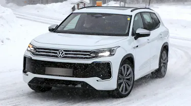 Volkswagen Tayron (camouflaged) - front action