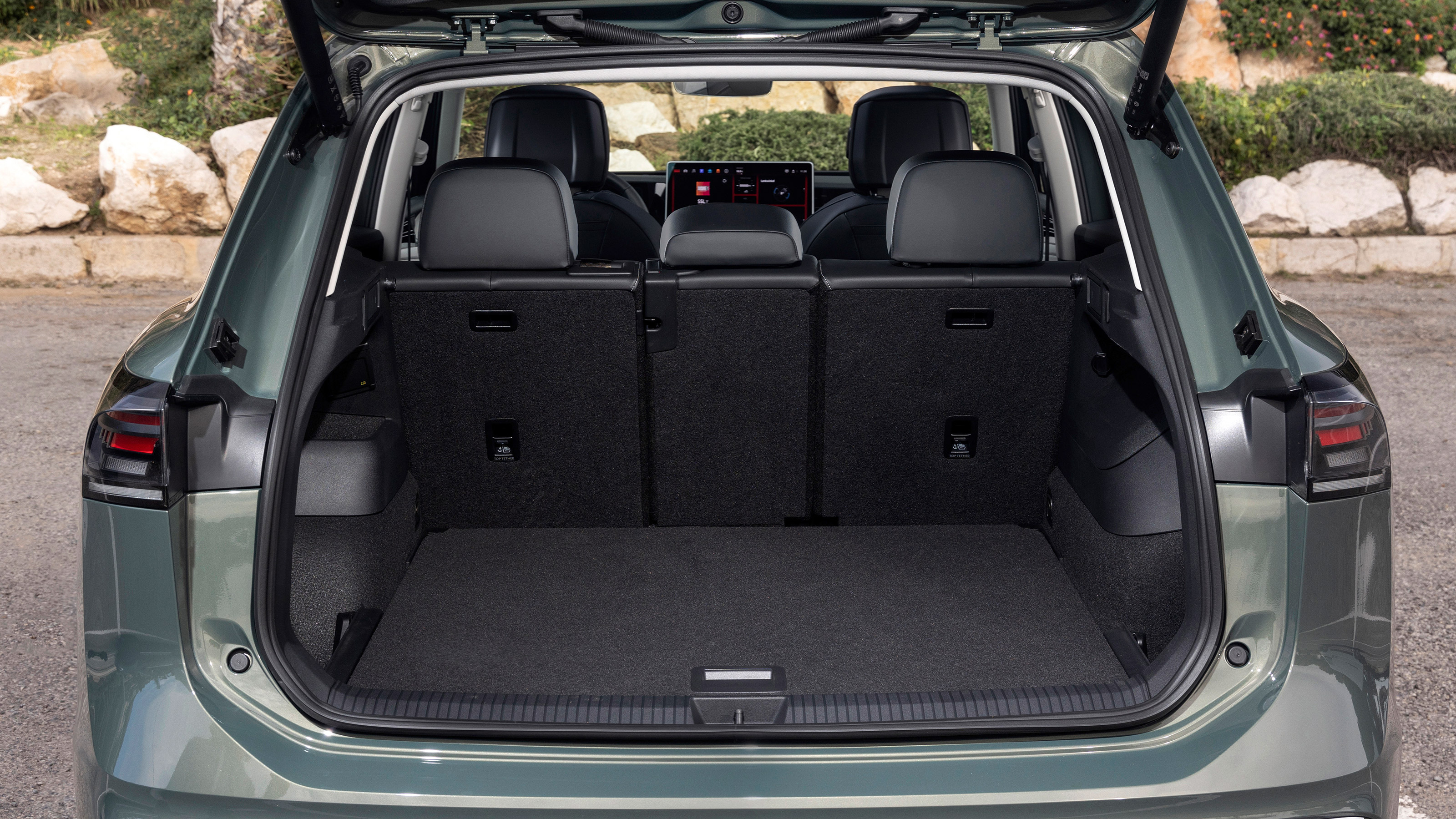 Volkswagen Tiguan - boot