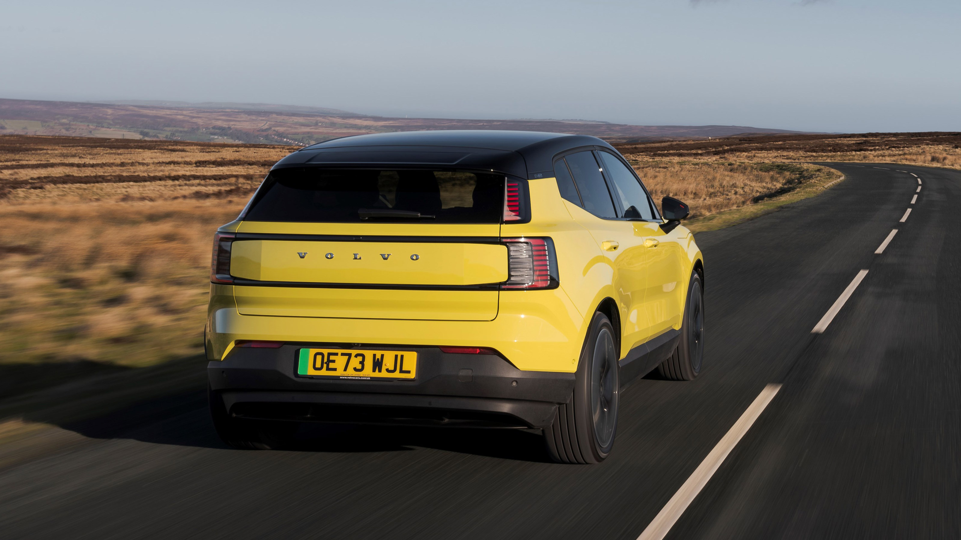 Volvo EX30 - rear tracking