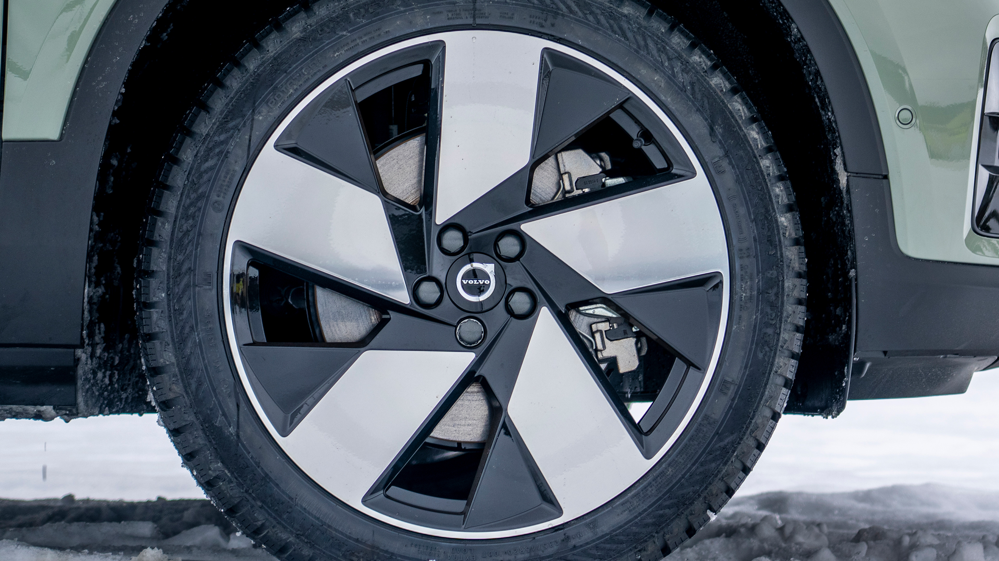 Volvo EX40 prototype - wheel