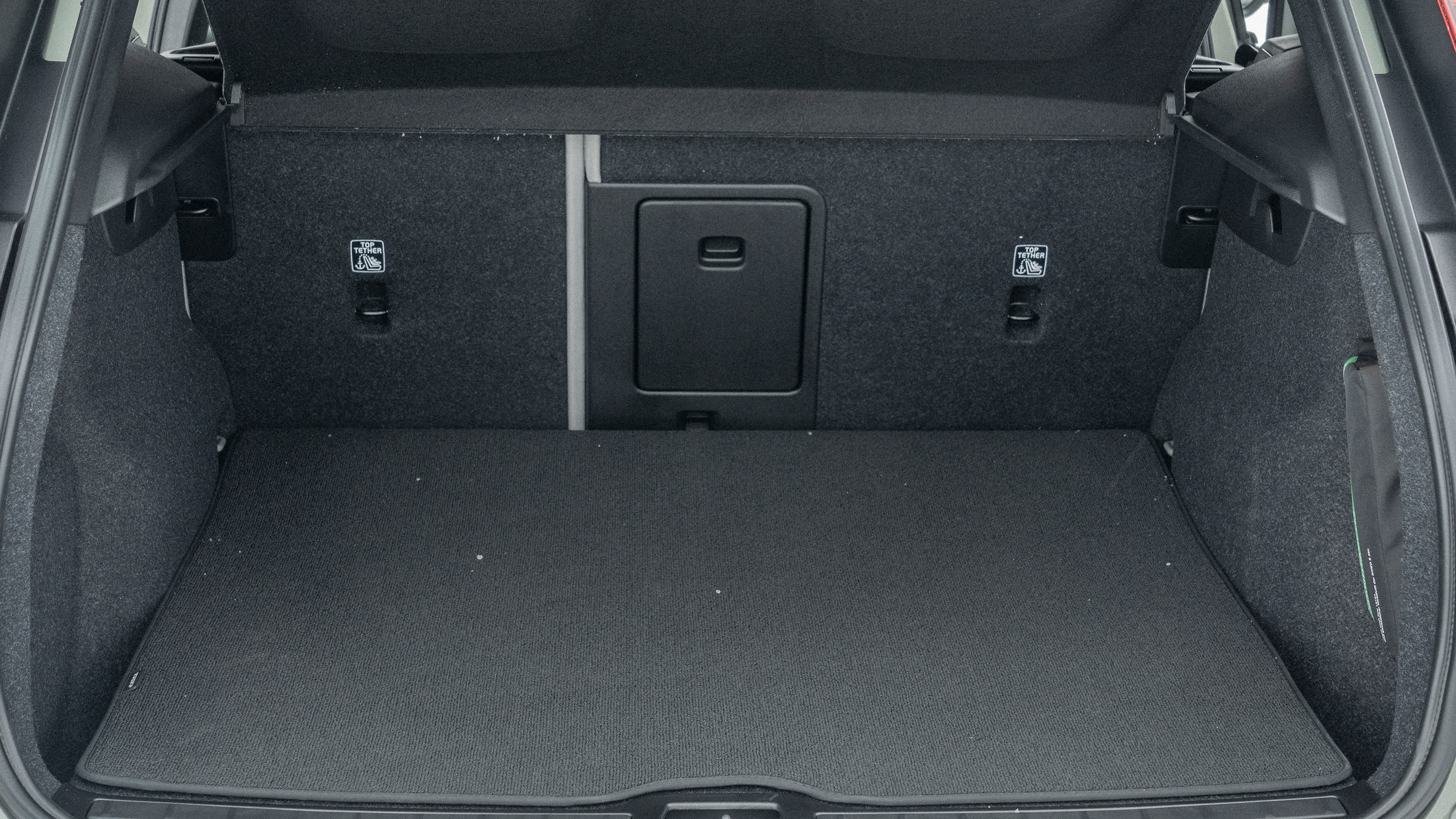Volvo EX40 prototype - boot
