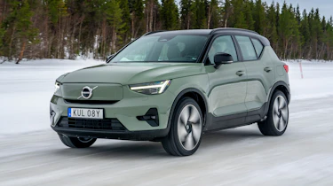 Volvo EX40 prototype - front tracking