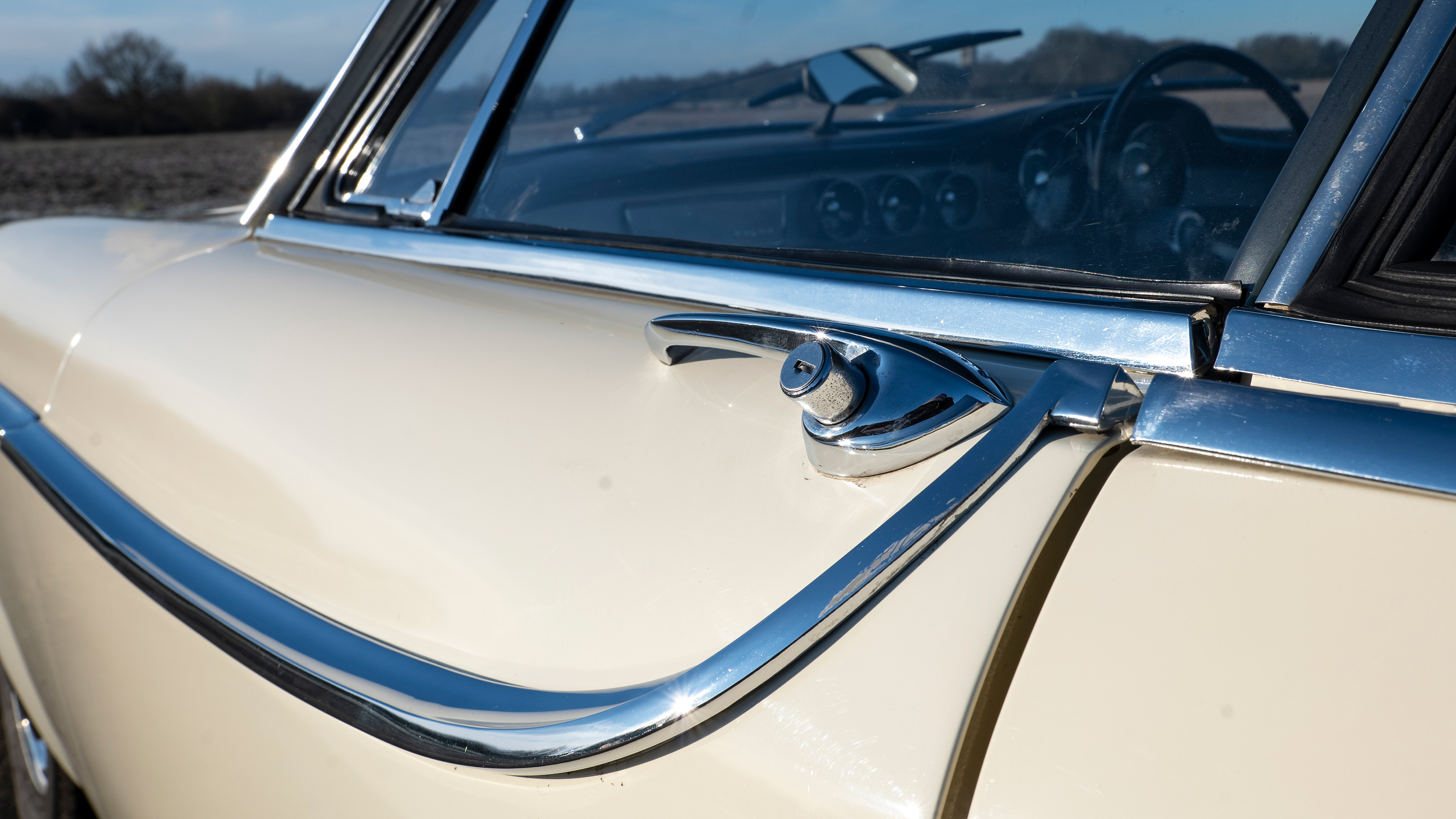 Volvo P1800 - exterior door handle