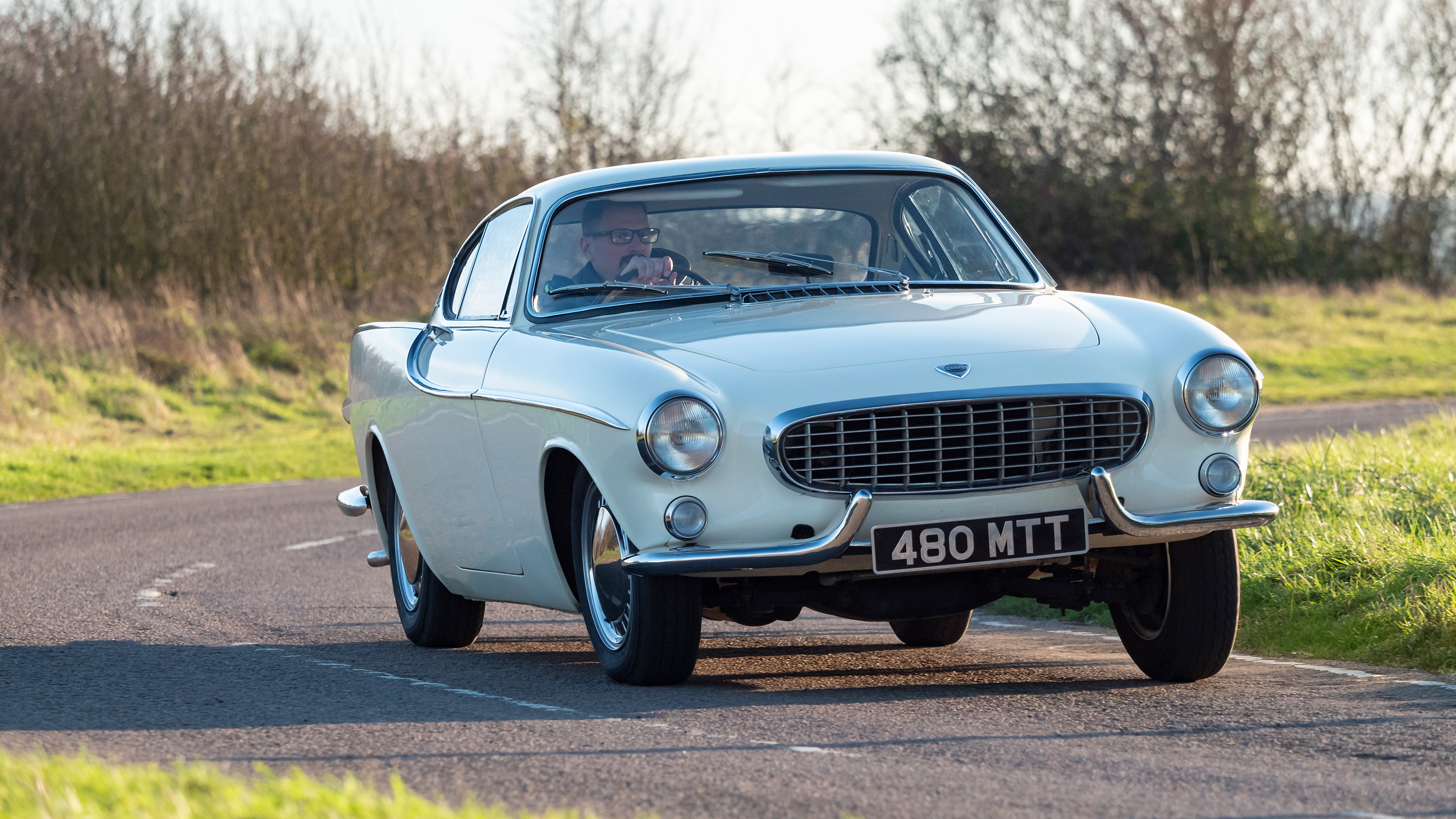Volvo P1800 - front cornering
