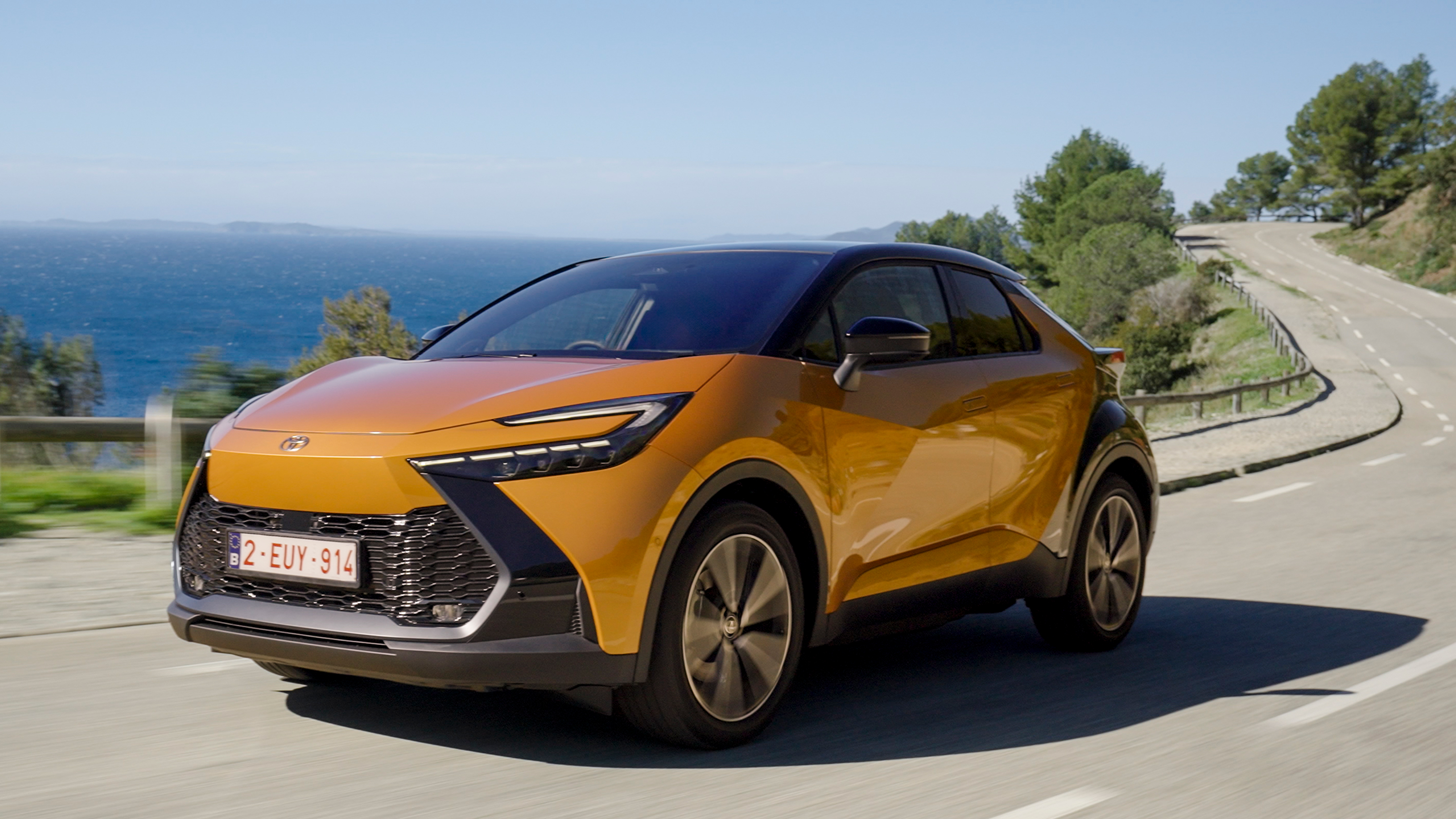 Toyota C-HR Plug-in 2024 