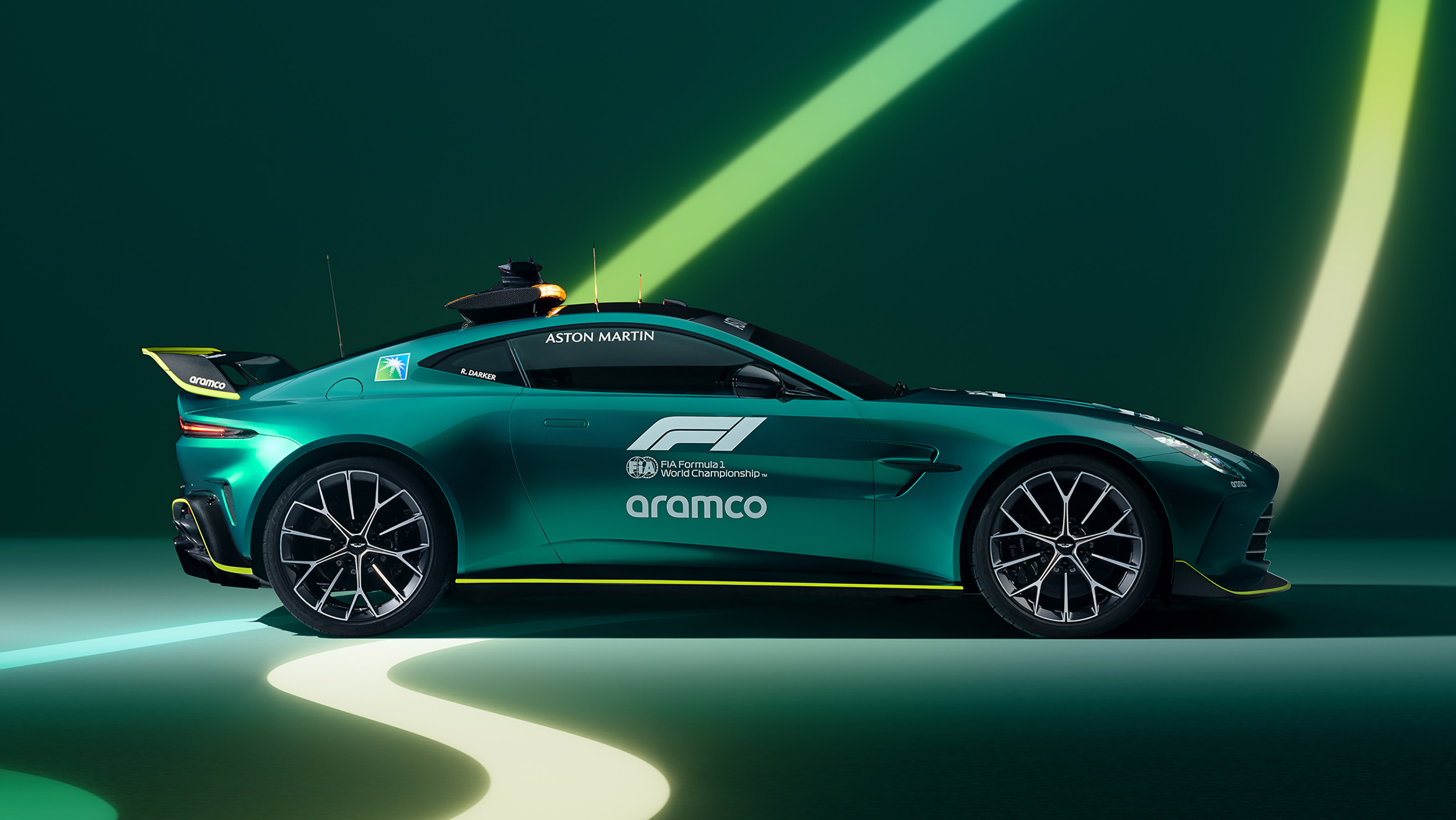Aston Martin Vantage F1 Safety Car - side