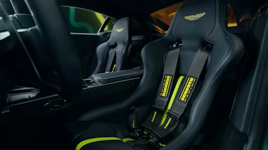 Aston Martin Vantage F1 Safety Car - seats