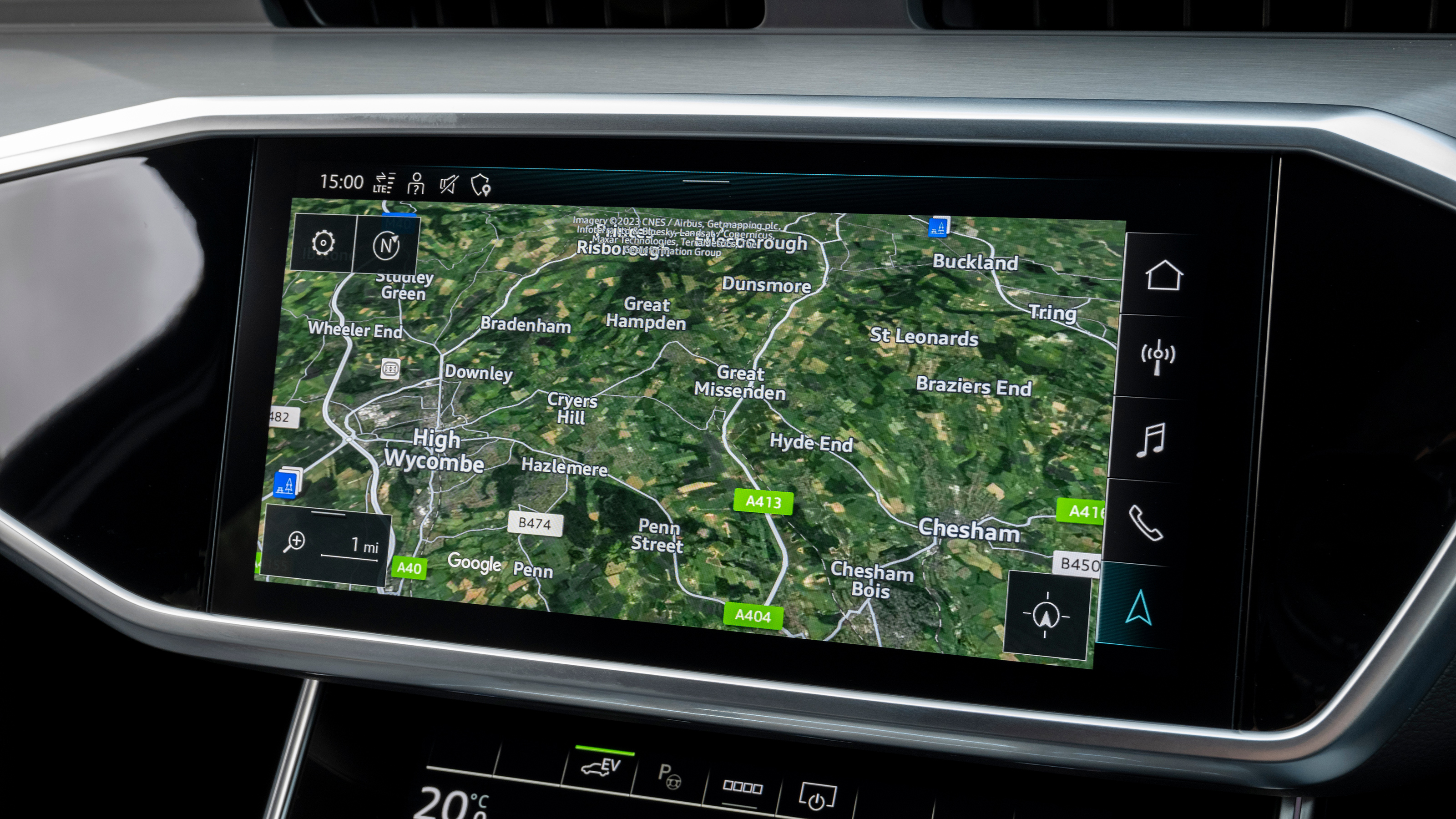Audi A6 Avant - infotainment screen