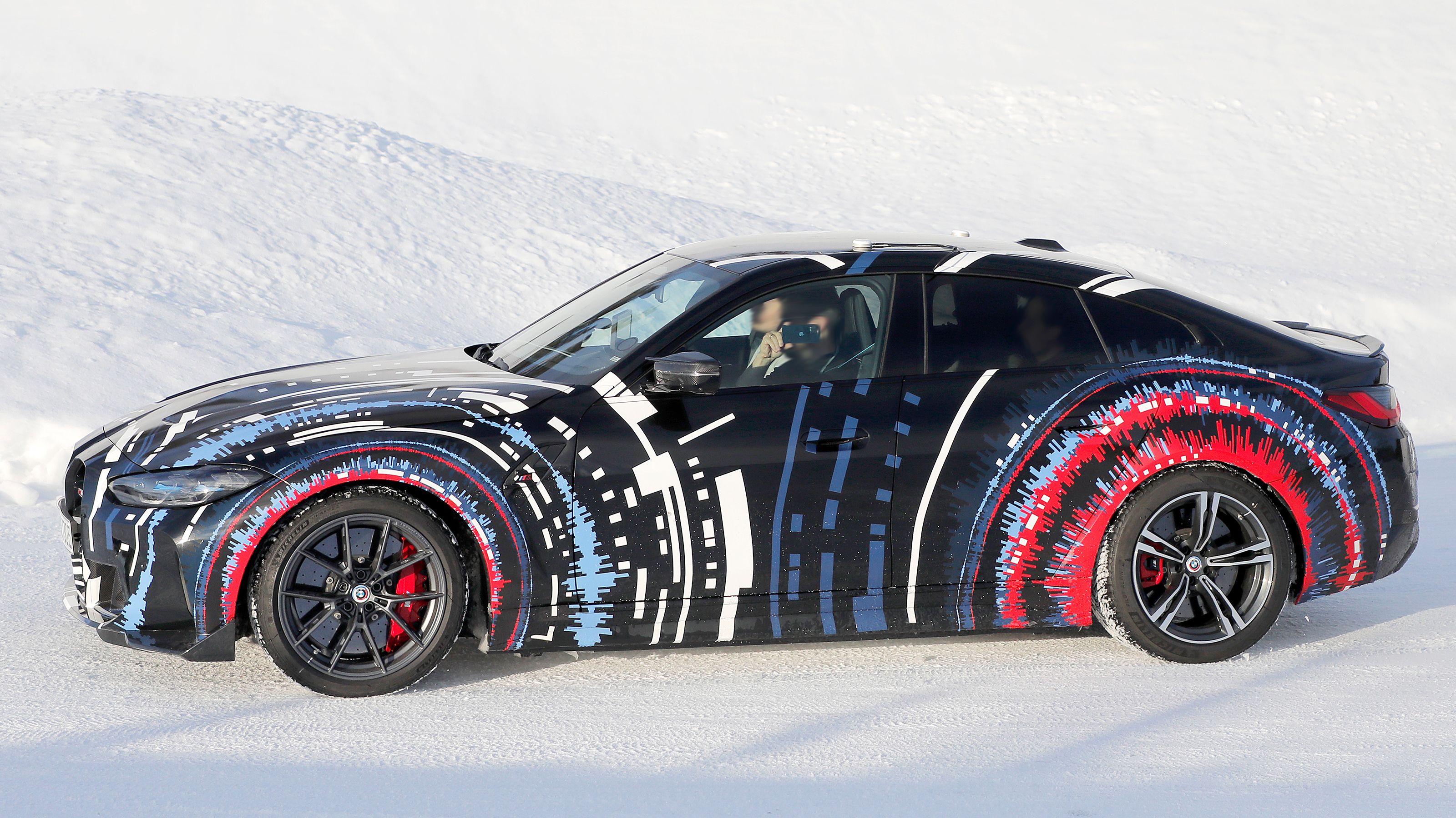 New BMW i4 M Quad motor - side