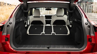 BMW iX2 xDrive30 M Sport - boot seats down