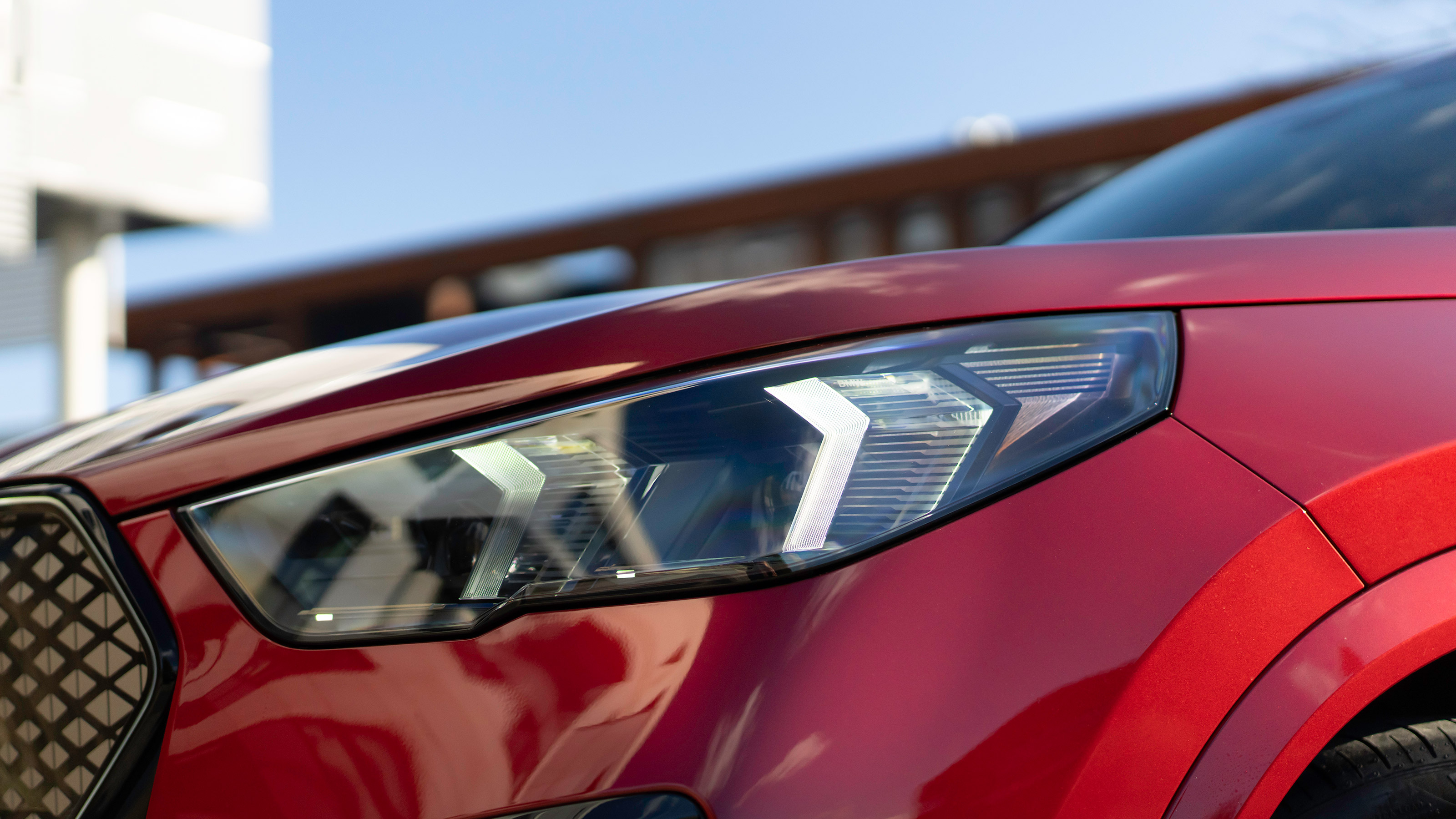 BMW iX2 xDrive30 M Sport - front light