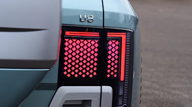 Yangwang U8 - rear light