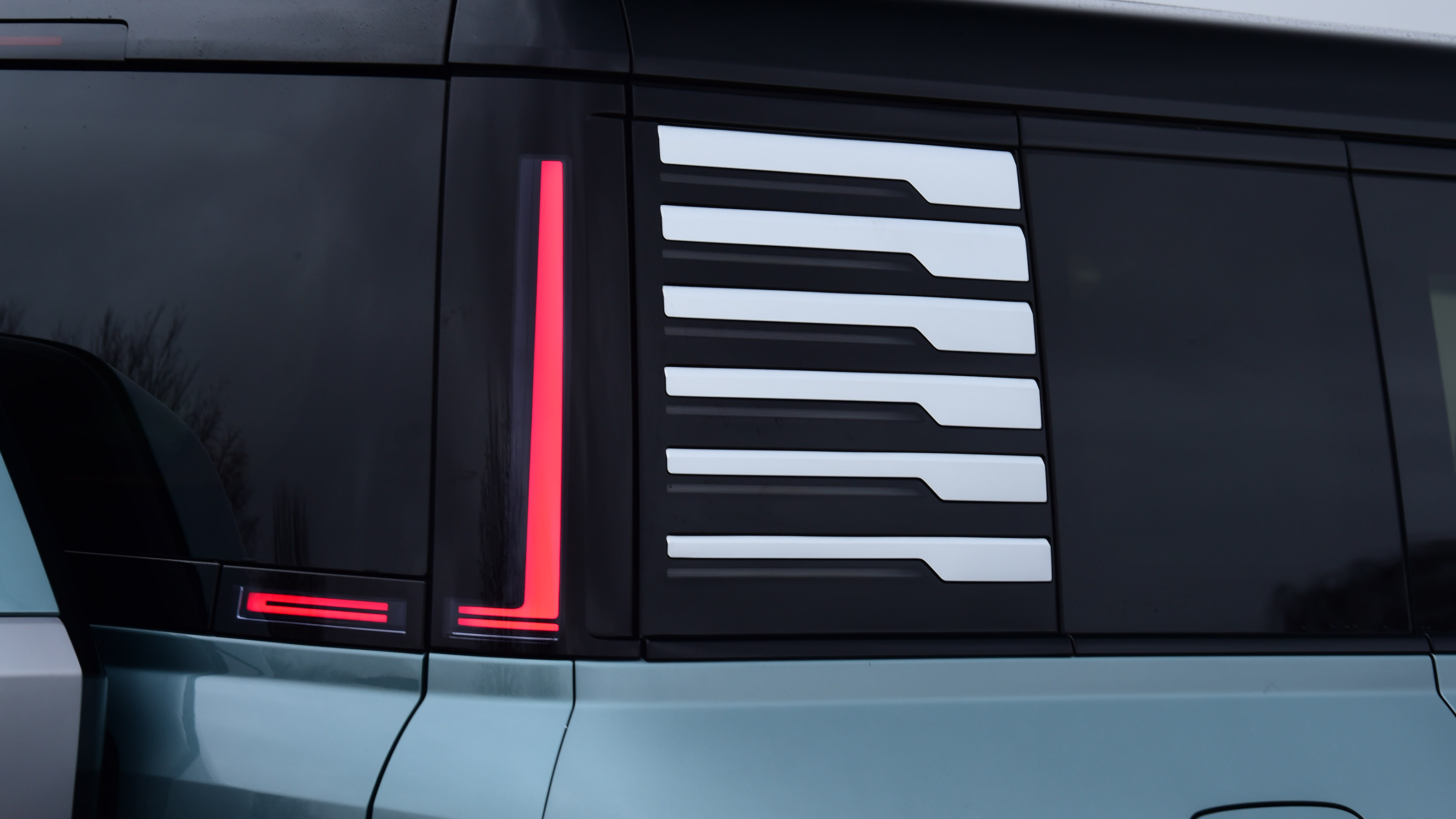 Yangwang U8 - side detail