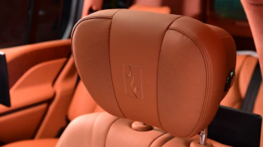 Yangwang U8 - headrest