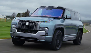 Yangwang U8 - front